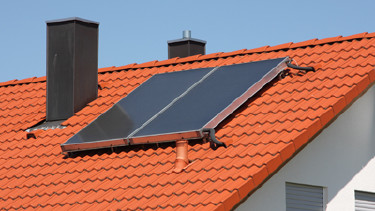 Hausdach mit umweltschonender Solaranlage
