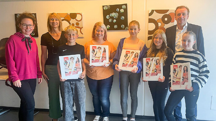 BO Übergabe © AK Burgenland, AK Burgenland BO-Mappen Übergabe an Schüler:innen im Bezirk Oberwart