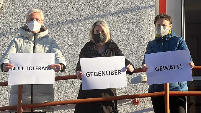 Null Toleranz gegenüber Gewalt fordern AK-Vizepräsidentin und ÖGB-Landesfrauenvorsitzende Bianca Graf, ÖGB-Landesfrauensekretärin Dorottya Kickinger und AK-Expertin Gabi Tremmel-Yakali. © AK Burgenland, AK Burgenland Gewalt an Frauen © AK Burgenland, AK Burgenland
