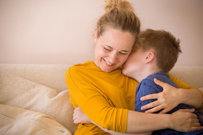 Mamma und Sohn © Adobe Stock Mama und Sohn © Adobe Stock