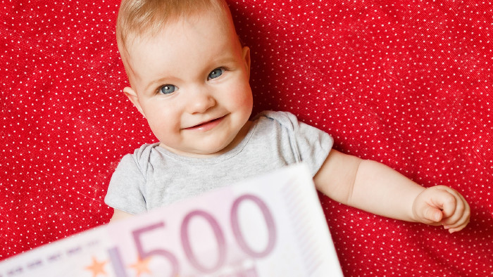 Baby mit Geldschein © patanders, stock.adobe.com